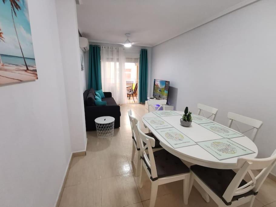 Apartamento Playa Cura Torrevieja Bagian luar foto